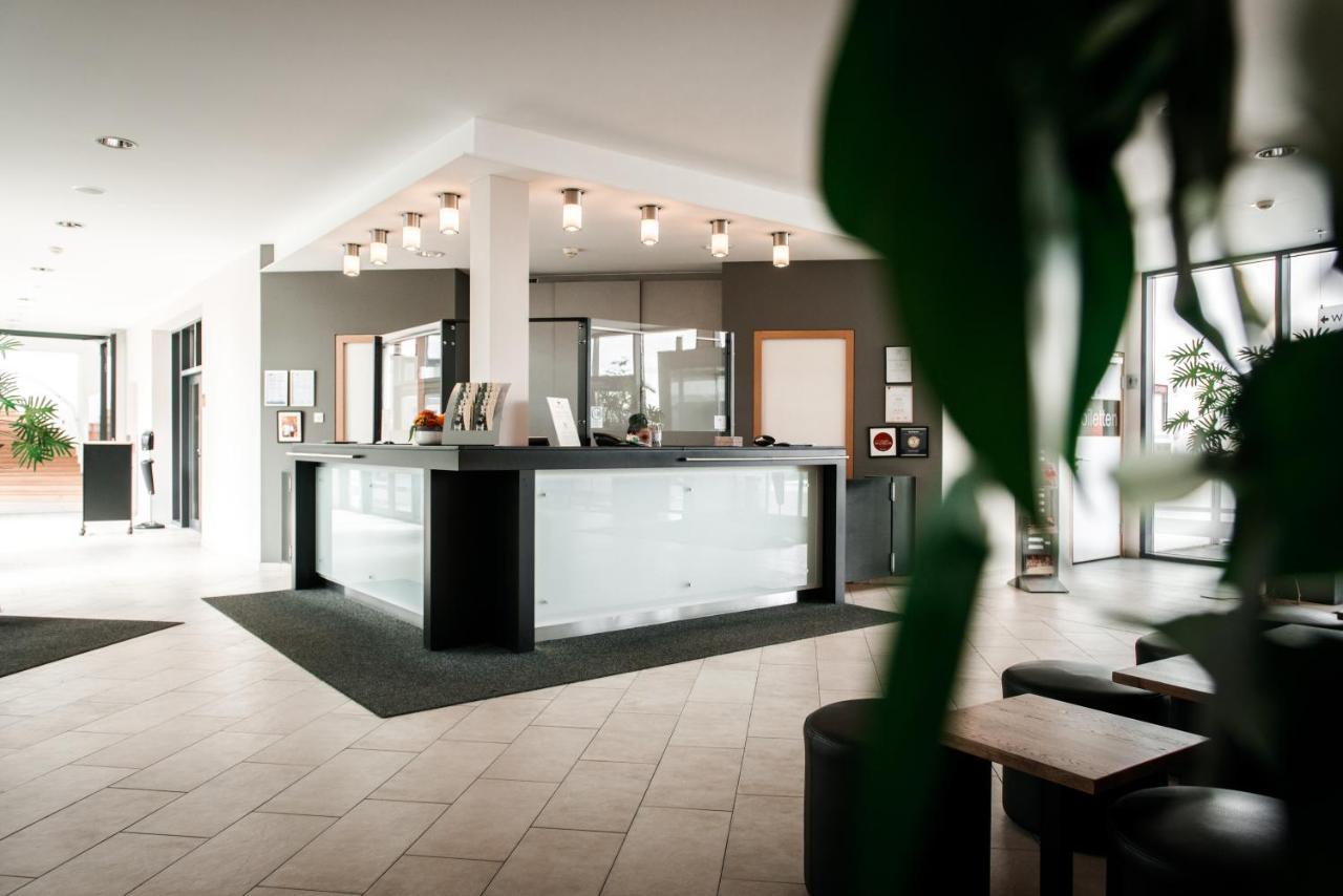 Hotel & Restaurant Ochsen Мерклинген Экстерьер фото