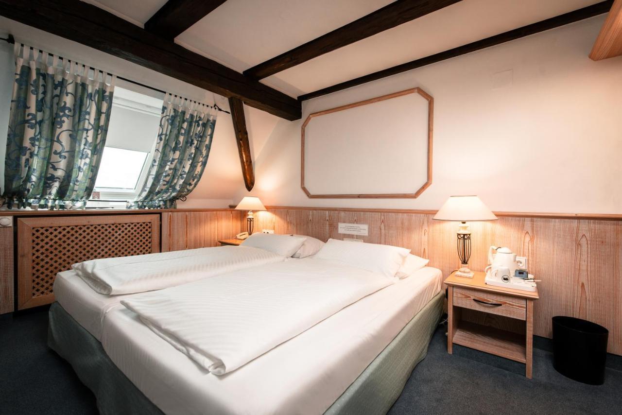 Hotel & Restaurant Ochsen Мерклинген Экстерьер фото
