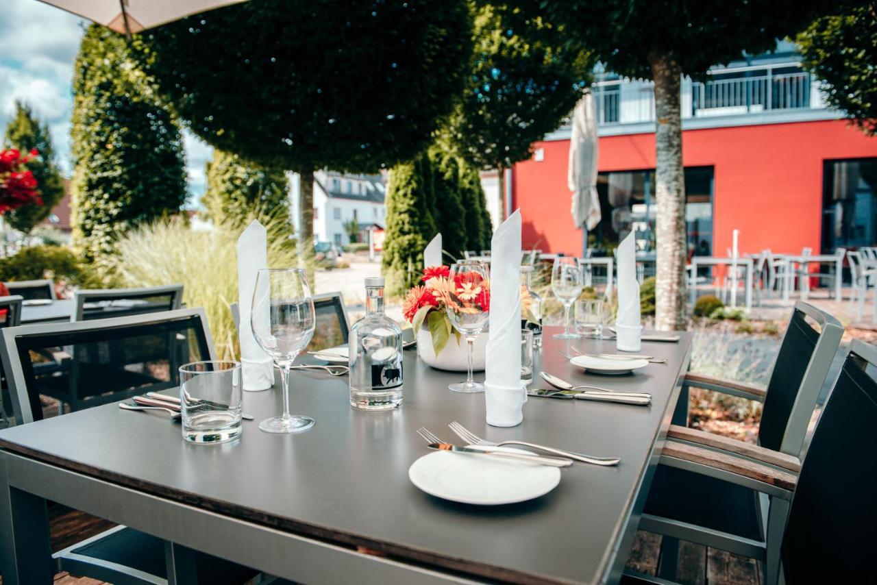 Hotel & Restaurant Ochsen Мерклинген Экстерьер фото