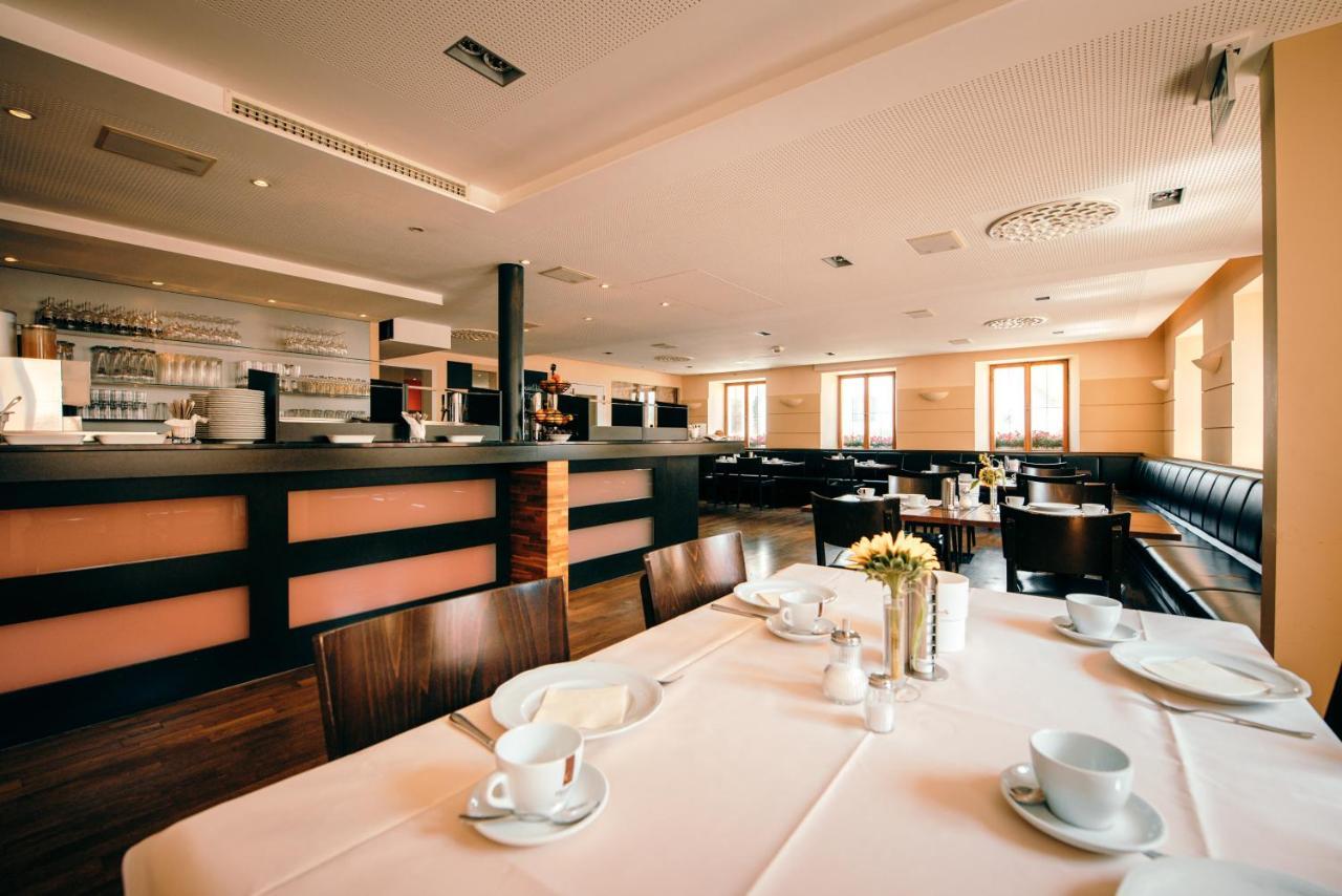 Hotel & Restaurant Ochsen Мерклинген Экстерьер фото
